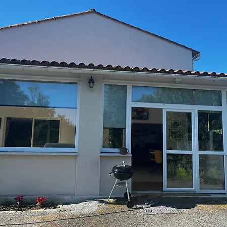 Rez De Jardin Pleine Nature Avec Jacuzzi Privatif Saint-Seurin-d'Uzet